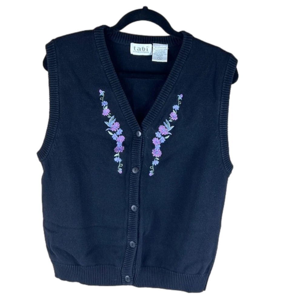 𝅺Tabi International Embroidered  Cotton Button Up Vest